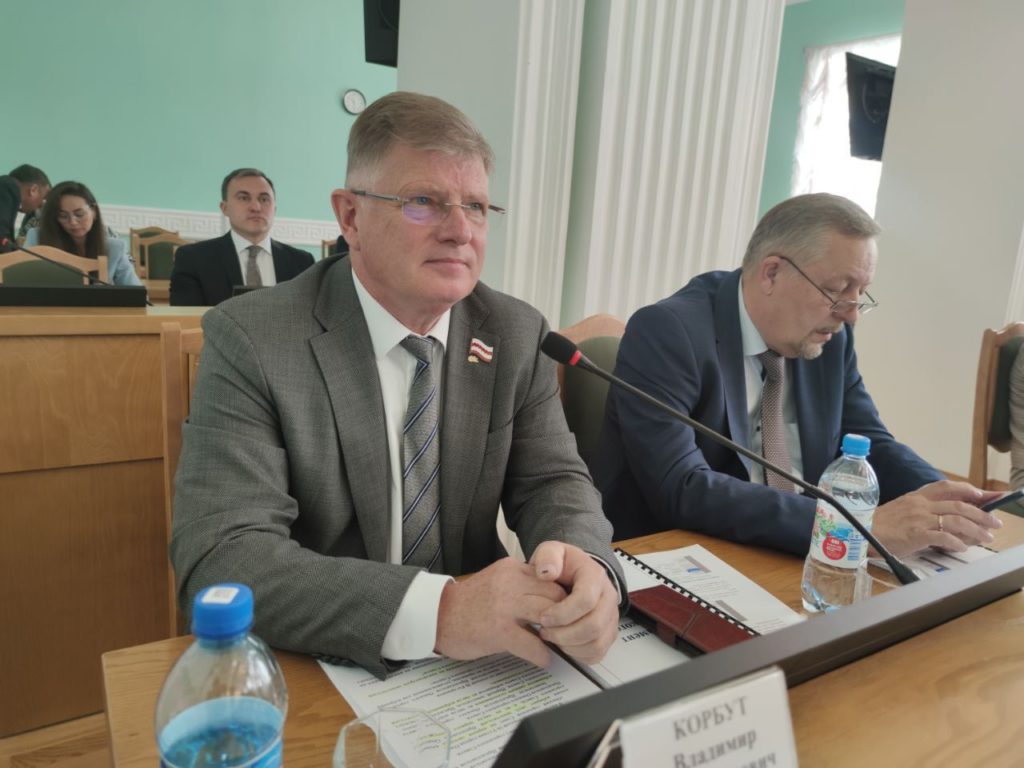 В Омске избрали нового-старого председателя горсовета