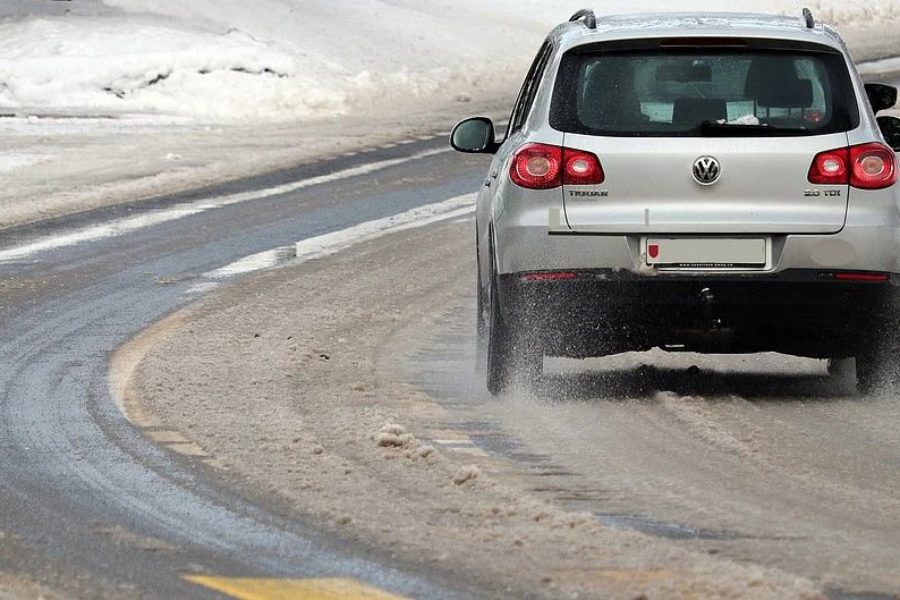 Как защитить автомобиль от дорожных реагентов в осенне-зимний период