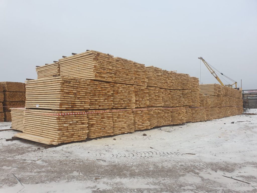 В Сибири таможенники пресекли контрабанду леса на 1,3 млрд рублей