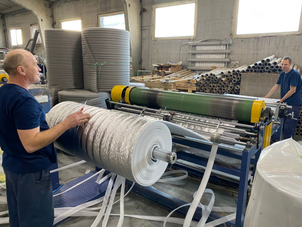 Новосибирский производитель теплоизоляции устранил простои и поднял зарплаты благодаря нацпроекту