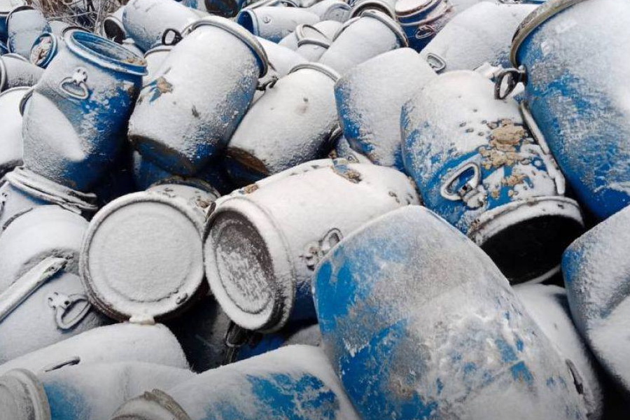 Под Омском нашли место незаконного сброса химических отходов