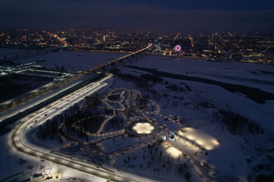 Парк у новой ледовой арены в Новосибирске откроют 27 декабря