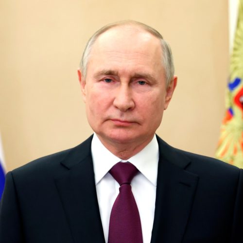 Путин запретил поставлять нефть из России тем, кто прописывает в контрактах потолок цен