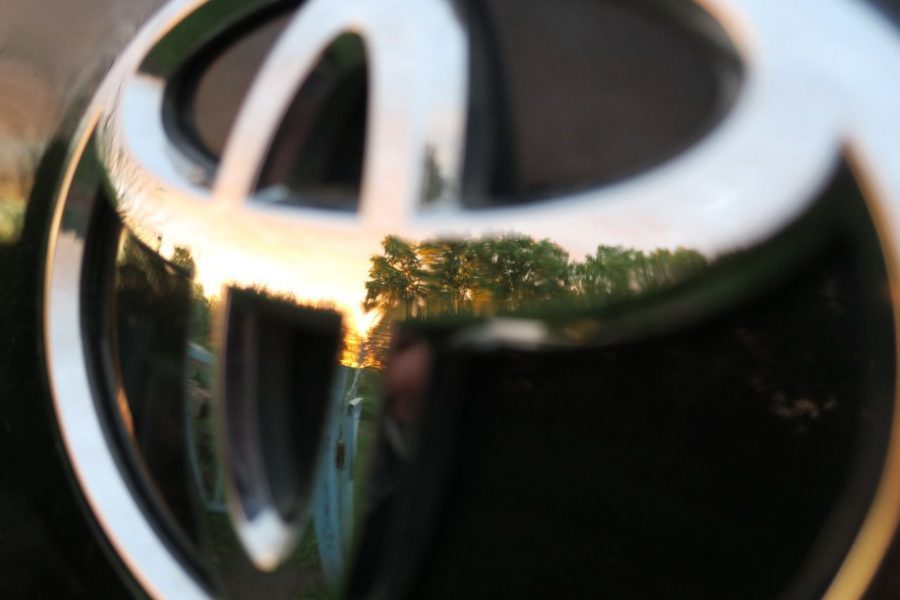 Toyota снова поставляет запчасти в Россию