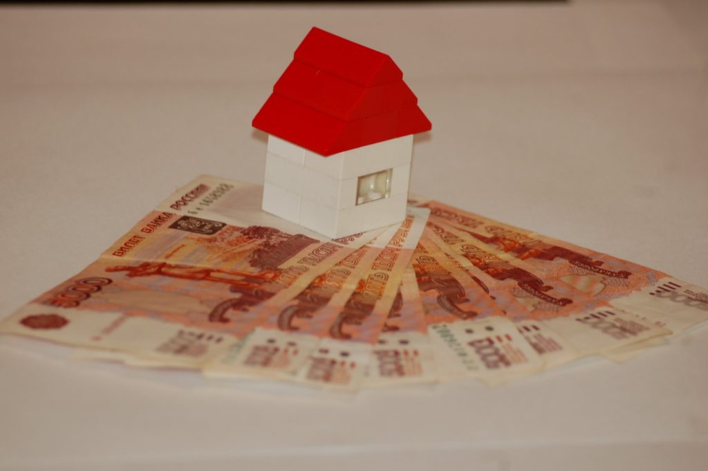 Начали публиковаться первые сведения о доходах должностных лиц