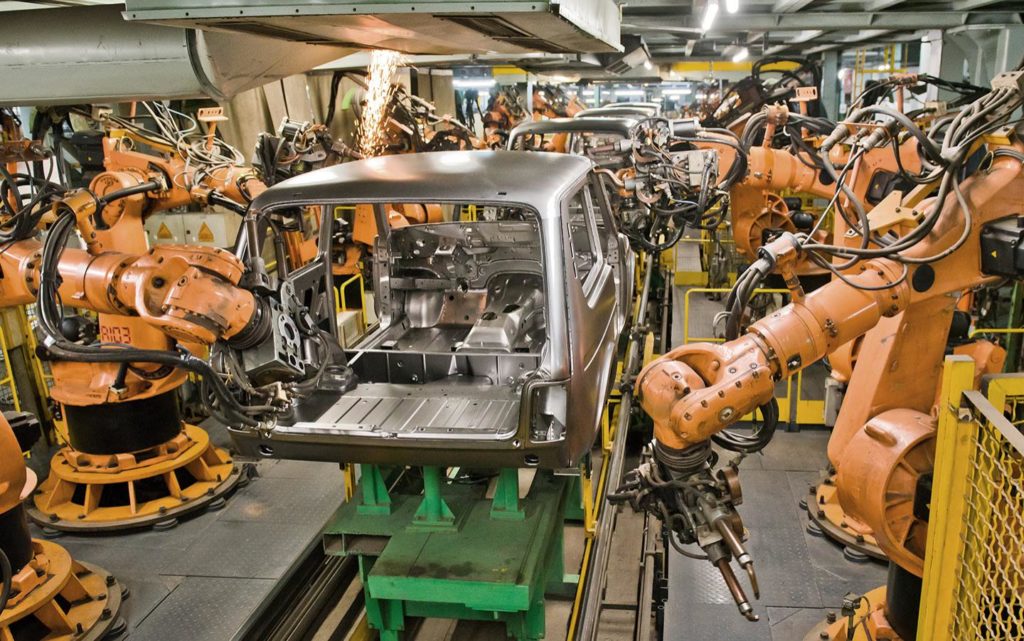 Кабмин продлил возможность производить автомобили без подушек и АБС до июня