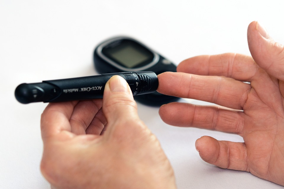 К больным диабетом и гипертонией прикрепляют персонального медицинского помощника