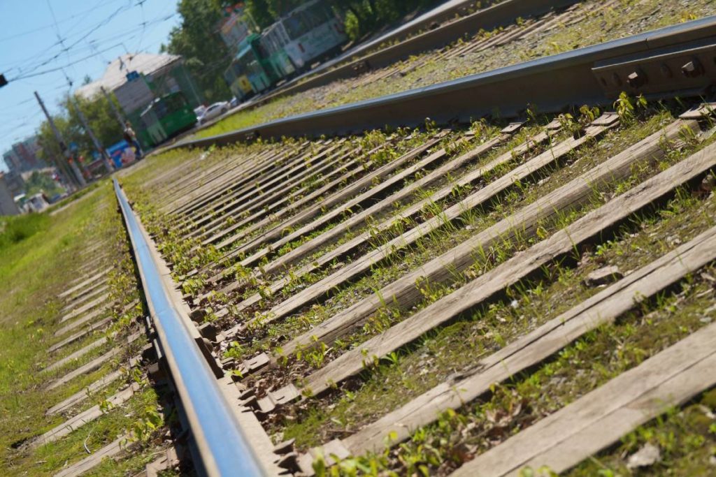 Трамвайные пути на Сибиряков-Гвардейцев отремонтирует «Служба пути»