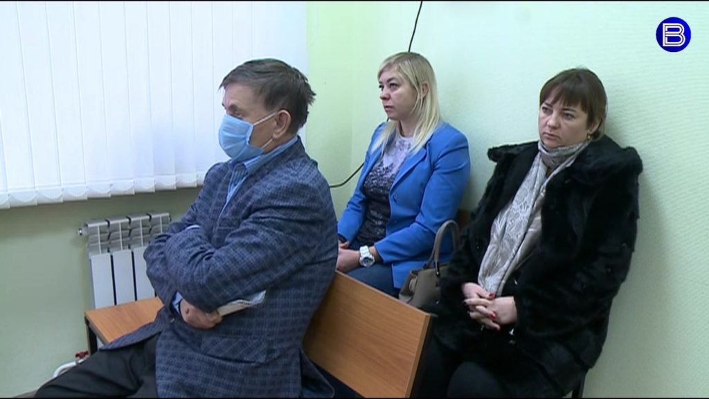 Для экс-депутата Татарского райсовета обвинение требует назначить исправительные работы