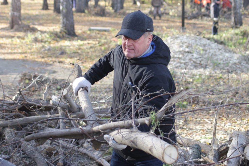 Мэр Новосибирска Анатолий Локоть приглашает горожан на весенний субботник