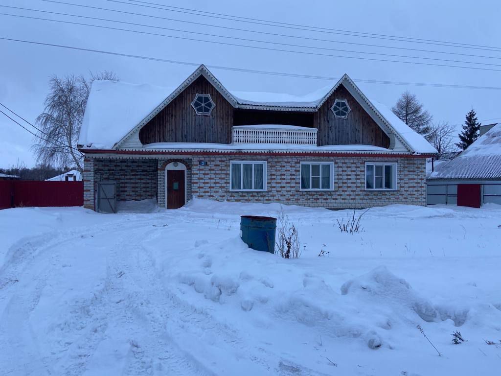 Дело замглавы Краснозерского района, о предоставления многодетной семье аварийного жилья, передано в суд