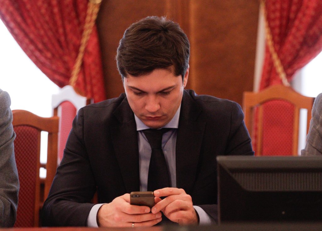 Отстранение подследственного вице-мэра Артема Скатова от работы признано незаконным