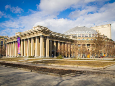 За восстановление аварийного выхода бомбоубежища в Новосибирском театре оперы и балета готовы заплатить 10 млн рублей