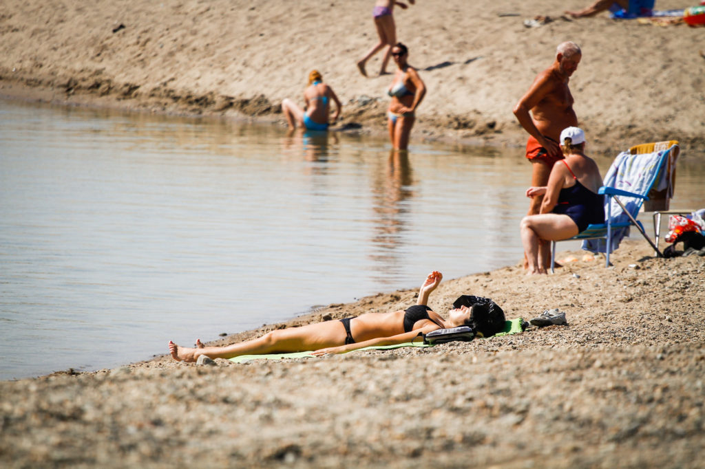 Новосибирцев предупредили, что купаться в водоемах еще рано