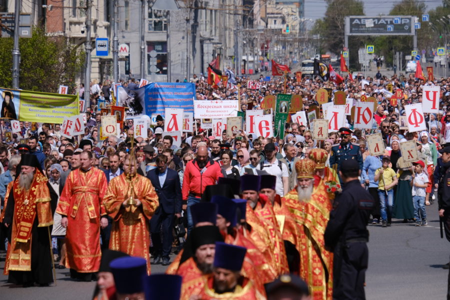 В Новосибирске более 7 тысяч человек приняли участие в Крестном ходе в честь Дня славянской письменности