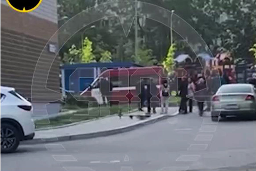 Второй дрон врезался в многоэтажный жилой дом на юге Москвы