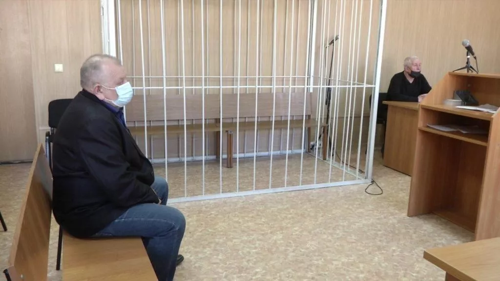 Экс-директора МКУ «Калининское» приговорили к 7 годам за взятки и халатность