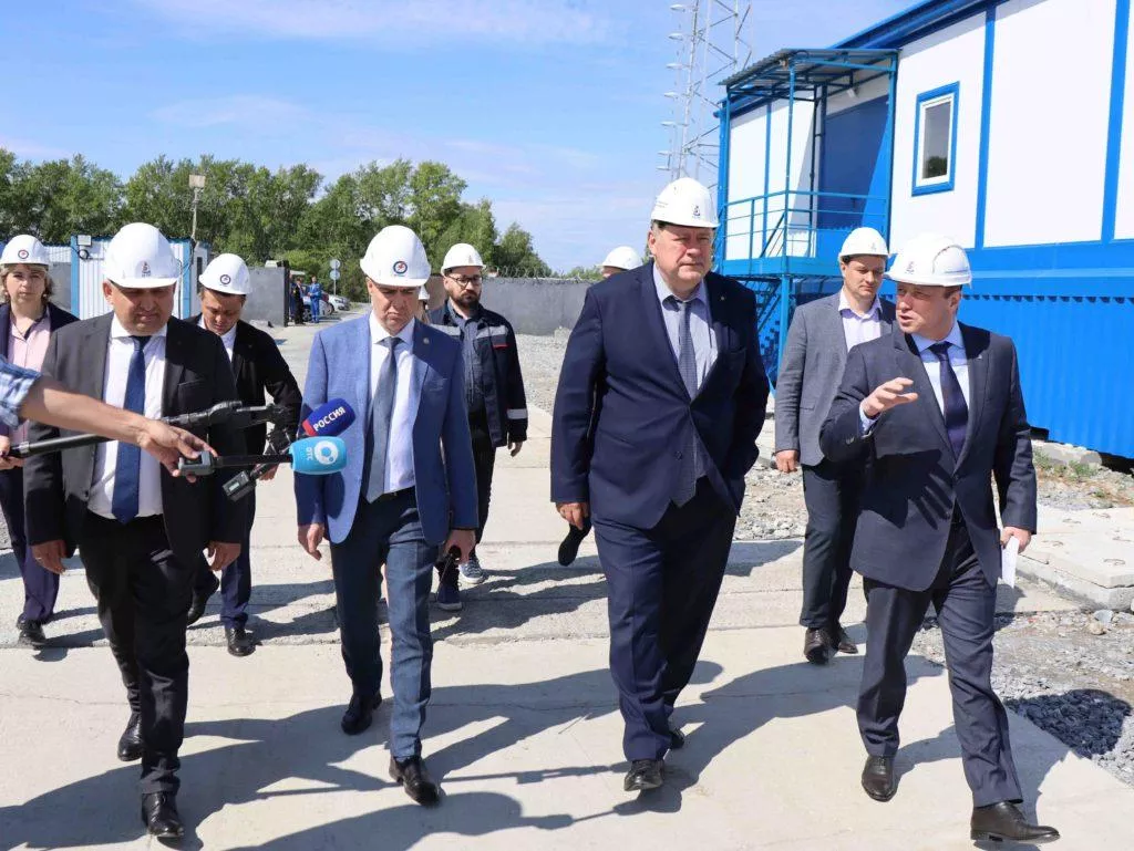 Замгубернатора Новосибирской области посетил строящуюся подстанцию АО «РЭС» в Верх-Туле