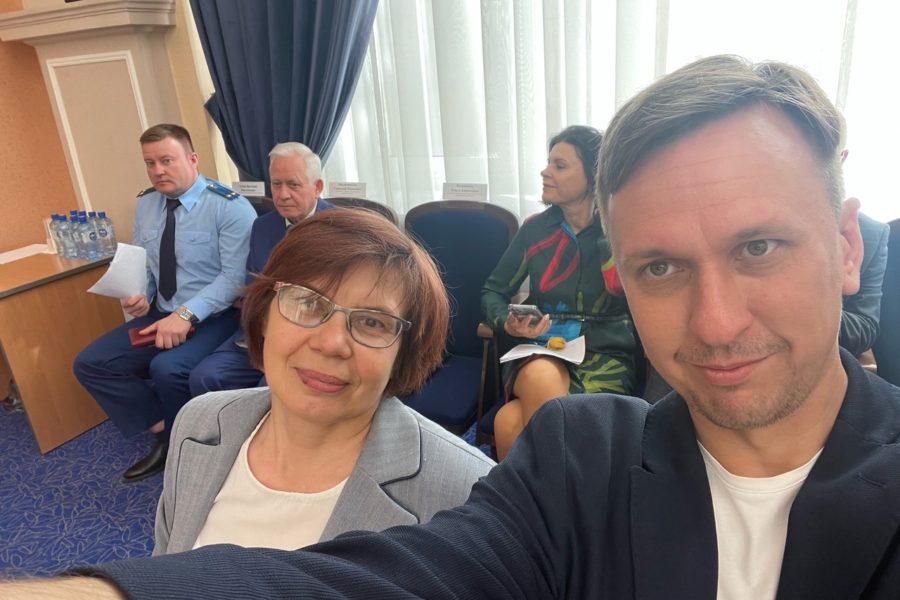 Депутата горсовета Антона Картавина увезли в полицию и вручили предостережение