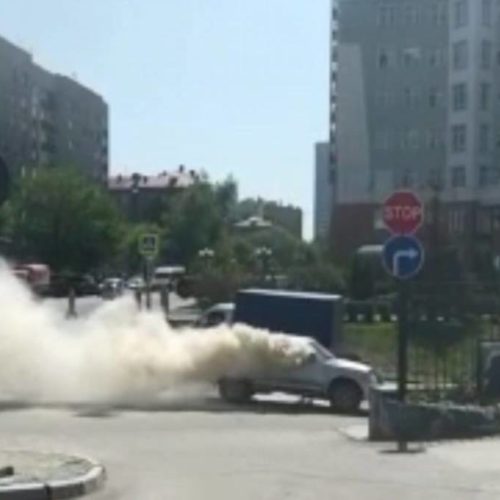 В Новосибирске потушили загоревшийся автомобиль