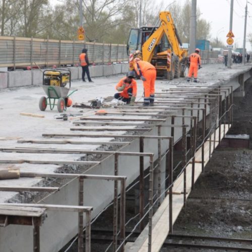 Мосты должны ремонтировать подрядчики, готовые работать круглосуточно, — считают депутаты