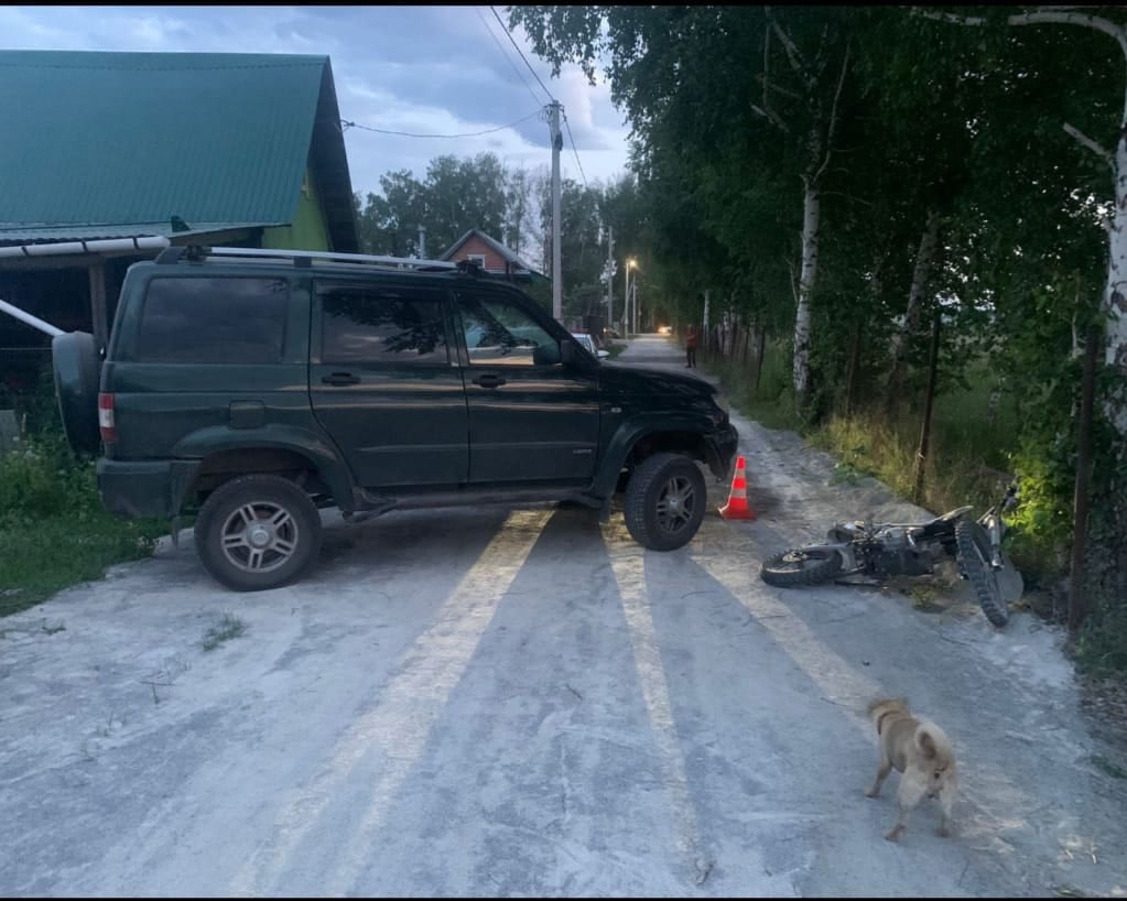 В Новосибирской области пострадали несовершеннолетние мотоциклистка и пассажир