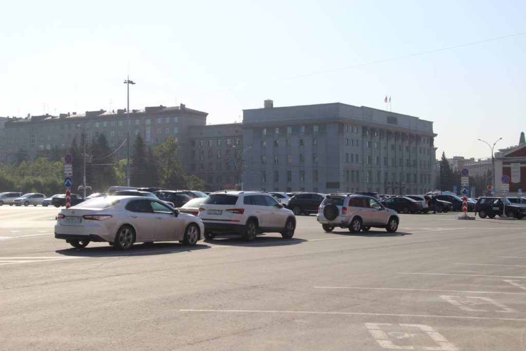 Сотрудники мэрии Новосибирска будут получать премии в размере двухмесячного оклада