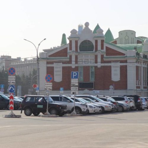 На неделю перед Днем города в центре Новосибирска закроют парковку