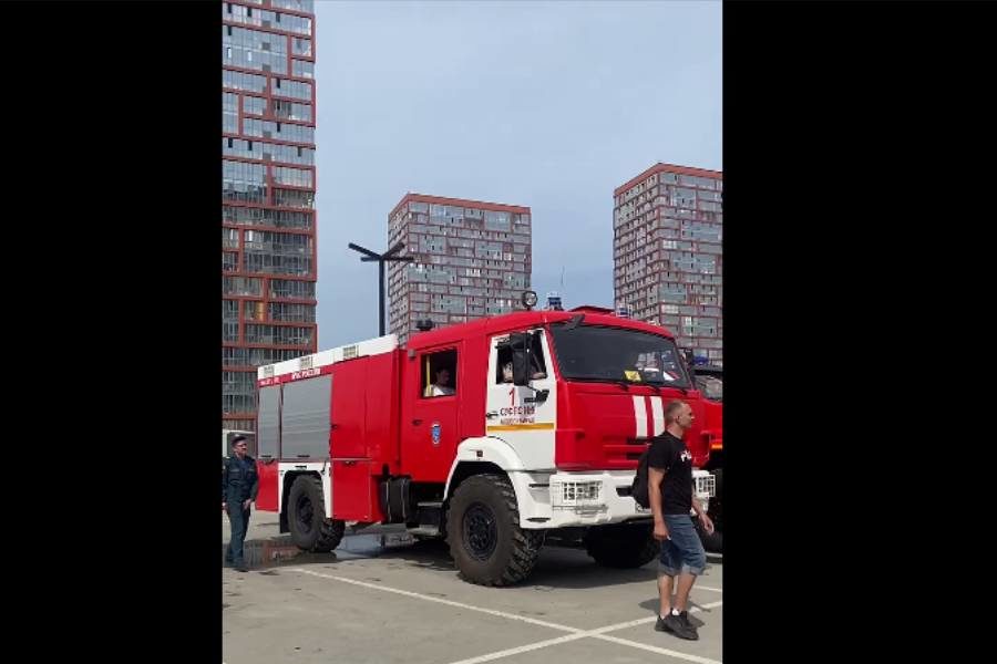 Пожарные и спасатели в Новосибирске посоревновались в забеге на 26 этаж