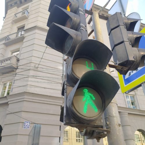 Пешеходную фазу на светофорах ввели на 34 перекрестках в Новосибирске