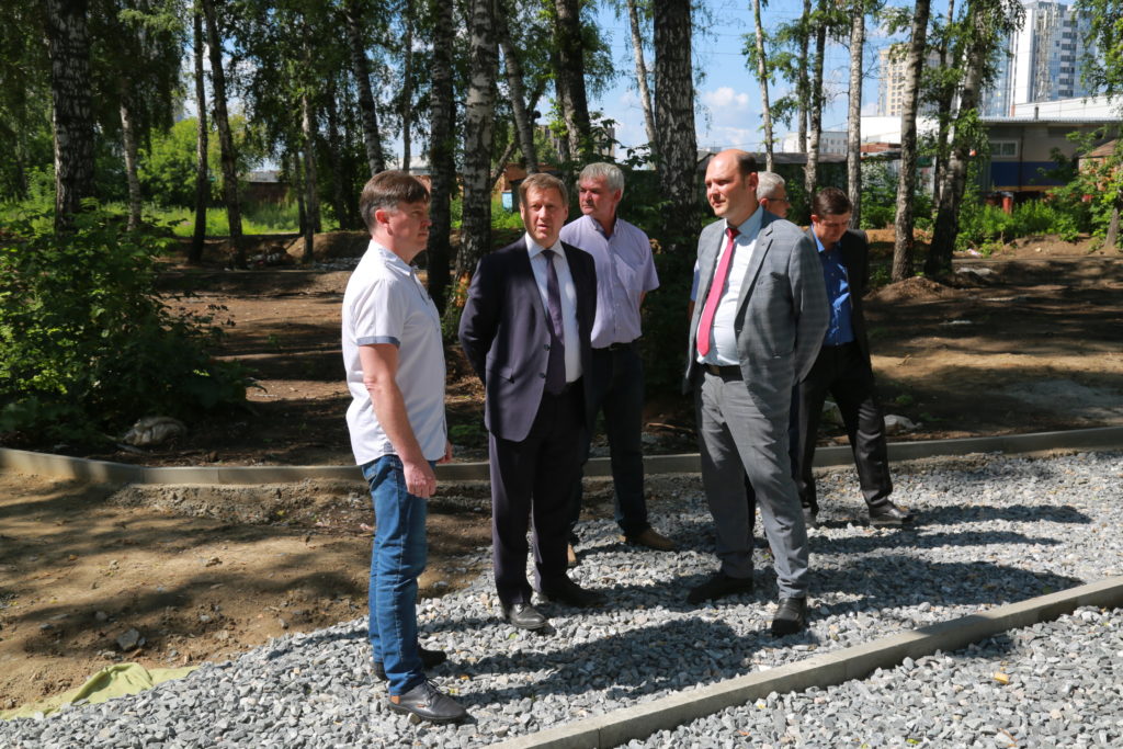 В сквере Героев Донбасса установят памятник