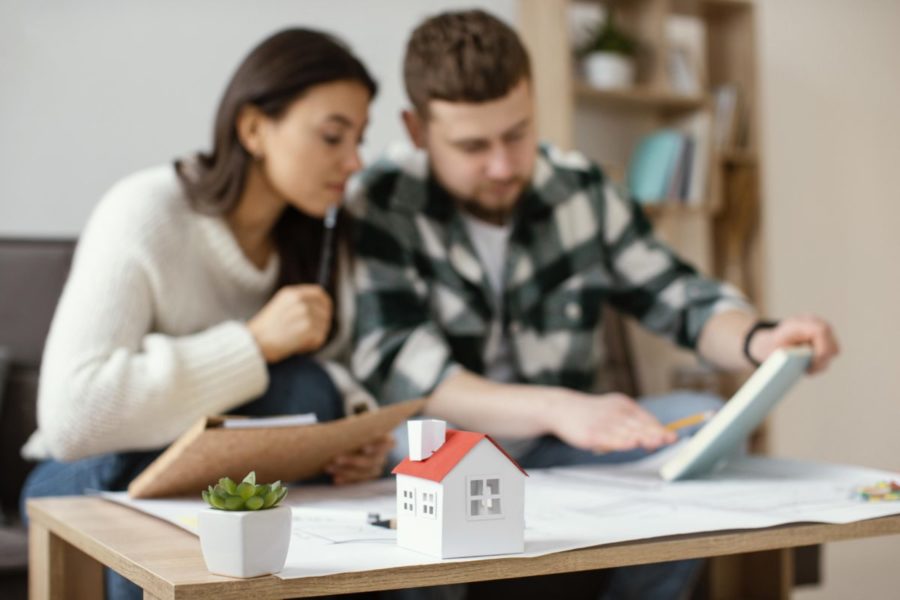 Чтобы купить квартиру, не имея на руках необходимой суммы, не обязательно брать ипотеку