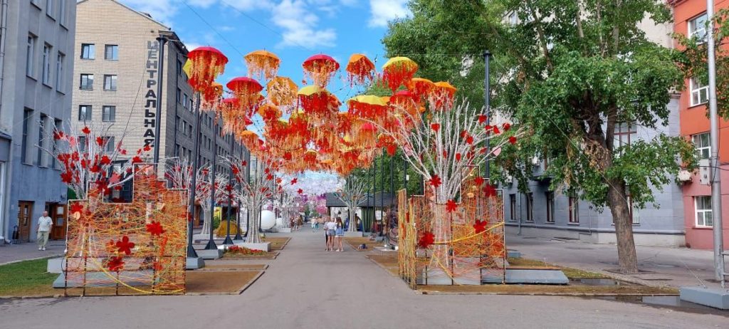 В Новосибирске за демонтаж украшений на улице Ленина заплатят 500 тысяч рублей