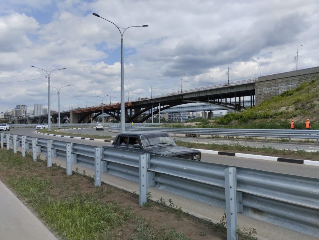 Новосибирцам отменили 25 штрафов за превышение скорости на Октябрьском мосту