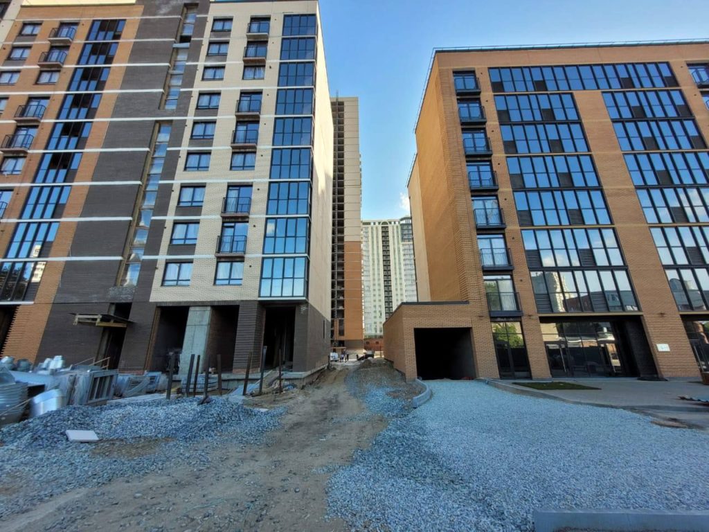 На стройке дома в Новосибирске погиб подросток