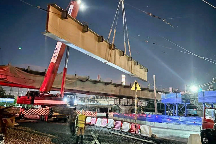 В Новосибирске строители нового моста завершили надвижку балок развязки на площади Труда