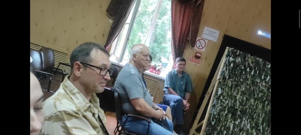 Экскурсия по современным мусорным полигонам не смирила новосибирцев с таким соседством