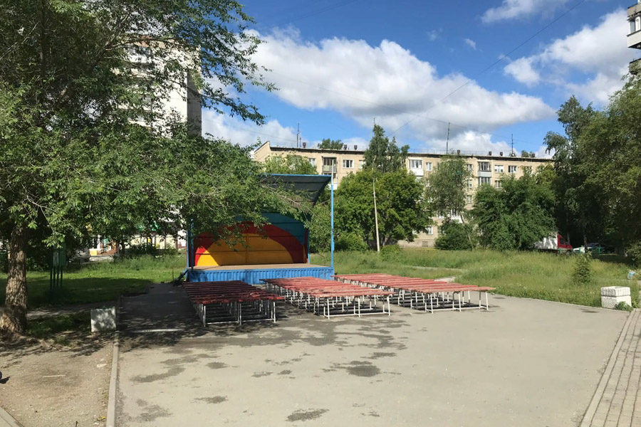 В Новосибирске начали благоустраивать сквер Радуга в Ленинском районе