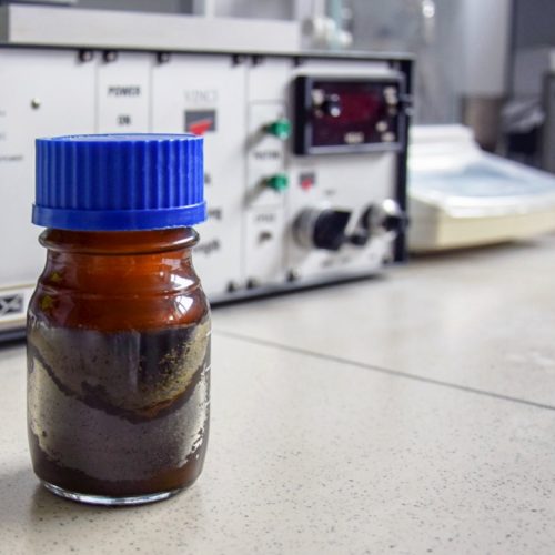 Новосибирские ученые в 200 раз снизили содержание хлора в термолизном масле