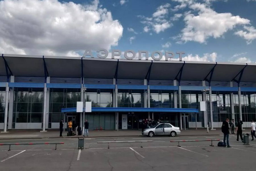 С первой минуты: новосибирцев возмутили новые правила парковки в аэропорту Толмачёво