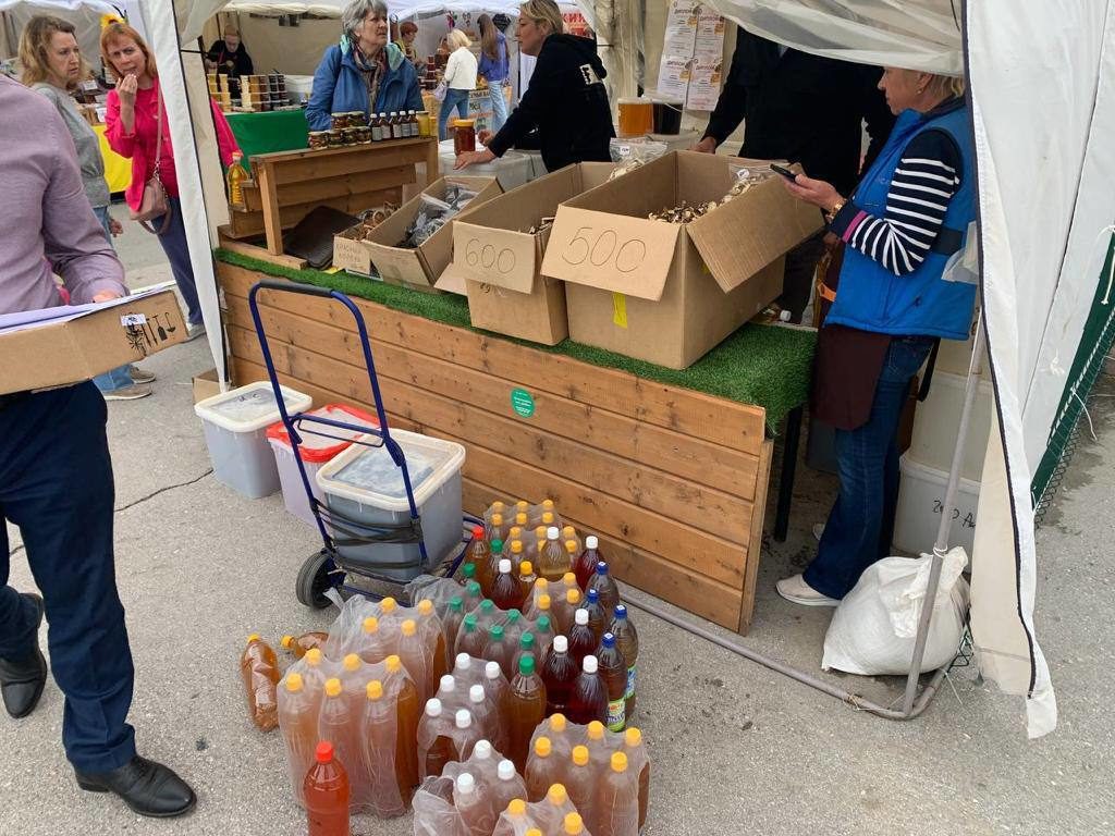 Более 100 литров алкоголя изъято на медовой ярмарке в Новосибирске