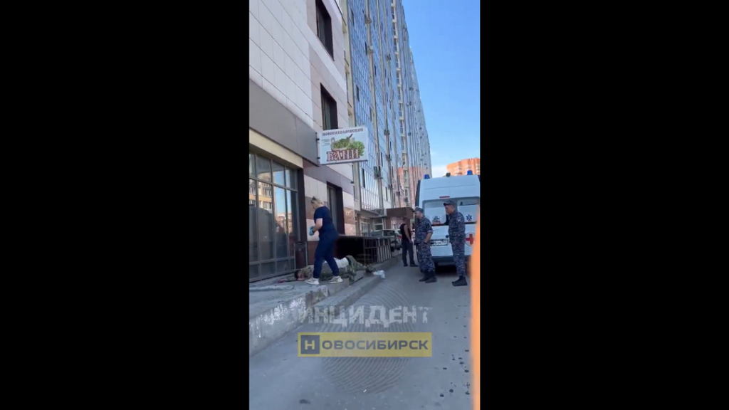 Стало известно, что произошло с военными, лежащими у бани в Новосибирске
