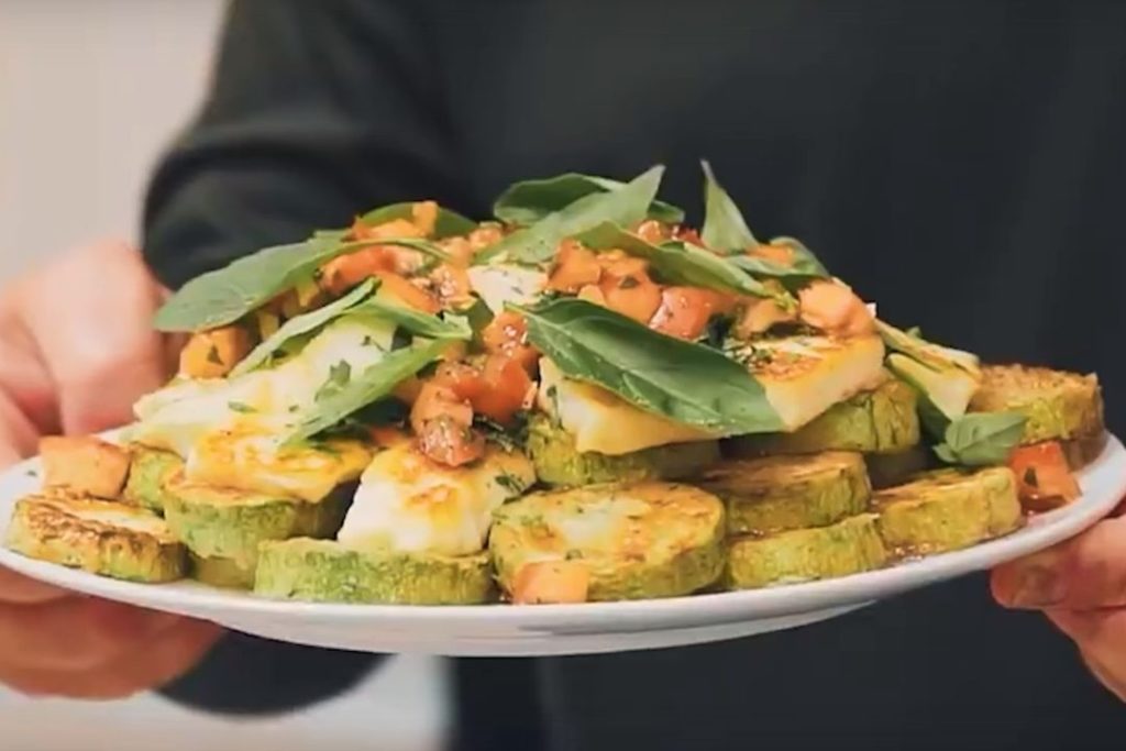 «Четыре феерически вкусных рецепта»: шеф Ивлев рассказал, что приготовить из кабачков