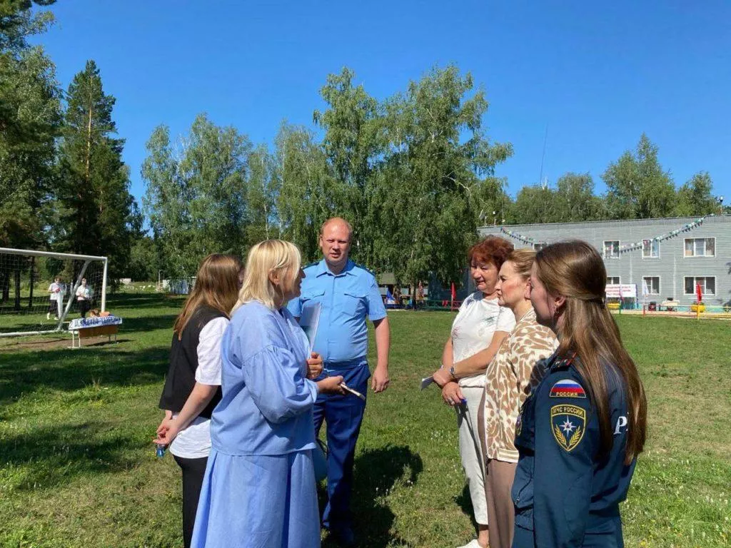 Десант проверяющих высадился в детском лагере под Новосибирском