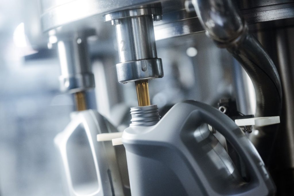 «Газпром нефть» перейдет на полный цикл производства российских синтетических масел