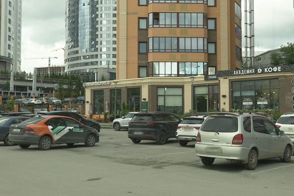 «Страшно»: в сети появилось видео от очевидцев расстрела бизнесмена на Ипподромской