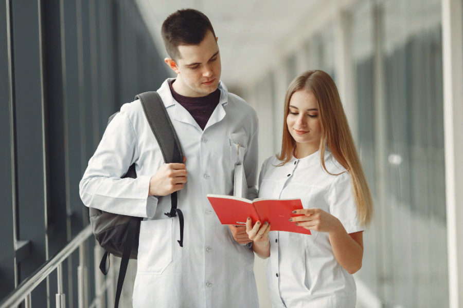 Большинство первокурсников медицинских учебных заведений Новосибирска — целевики