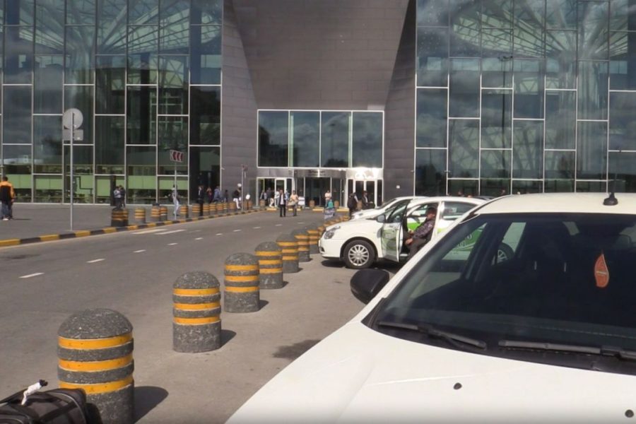 Полицейские познакомились с мигрантами в районе аэропорта Толмачево