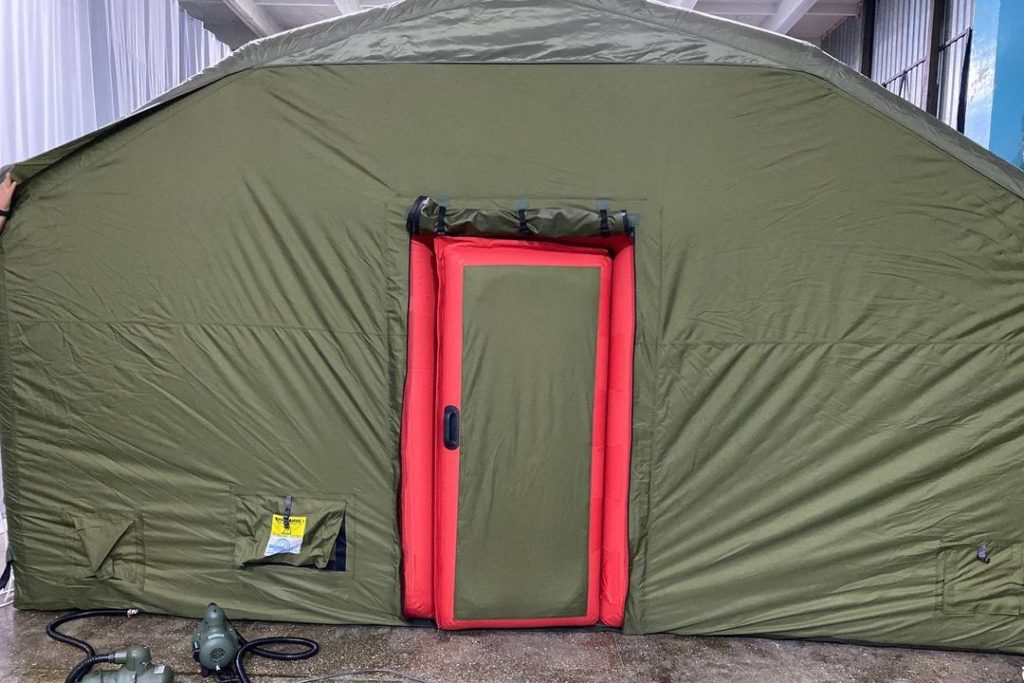 Палатки, накидки и лопаты отправили из Новосибирска на СВО