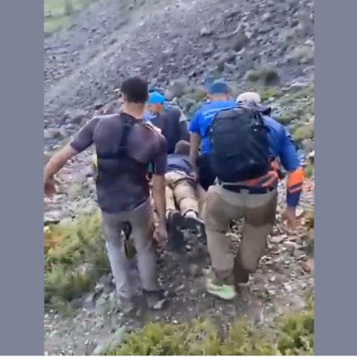 Спасатели на Алтае эвакуировали с горы новосибирского Чемпиона России по парапланеризму